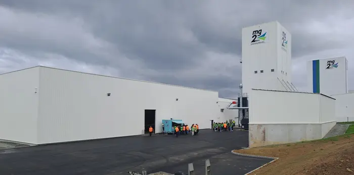 La nouvelle zone de stockage s’étend sur 3 900 m2 pour accompagner le développement de la firme-services MG2 Mix