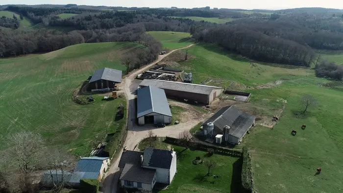 Elevage mixte comportant un atelier porcin