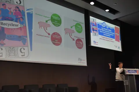 Anne Hémonic, directrice du pôle techniques d’élevage à l’Ifip à la première journée de l’Économie.