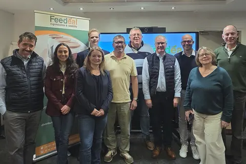 De gauche à droite : Fernando Garcilopez Perez, EMEA Business Manager chez AB Vista ; Alessandra Rigo Monteiro, directrice R&D chez Animine ; Xav